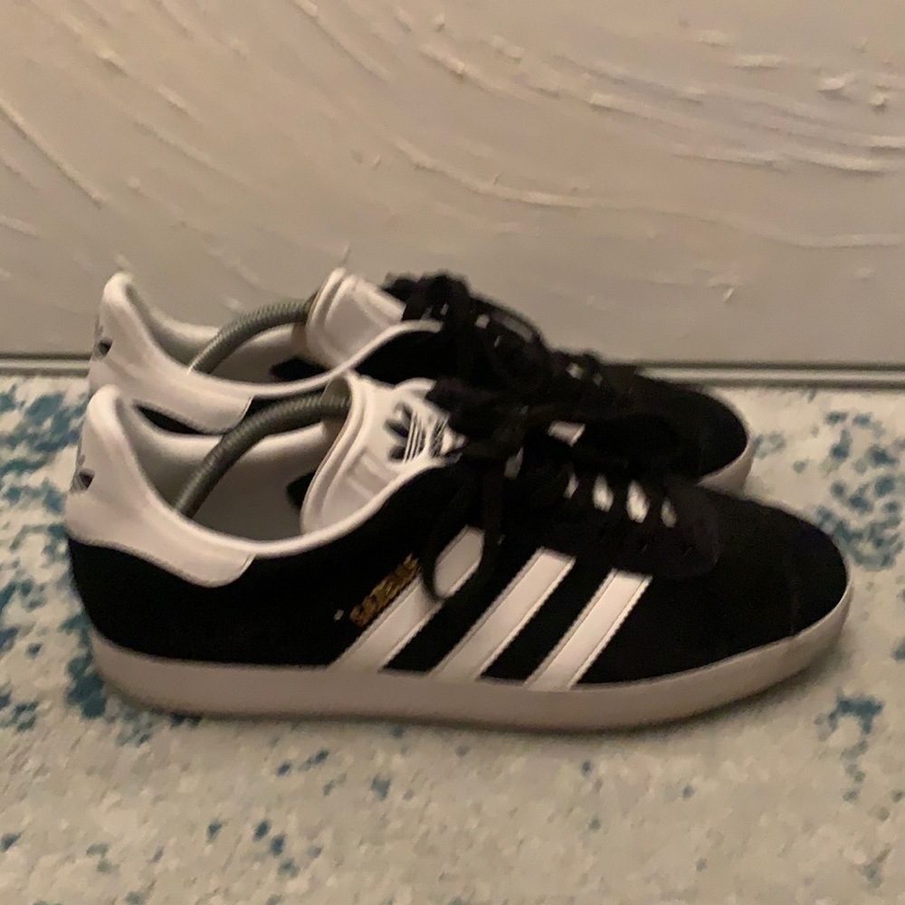 Men’s Black Suede Gazelle size 9.5 Adidas